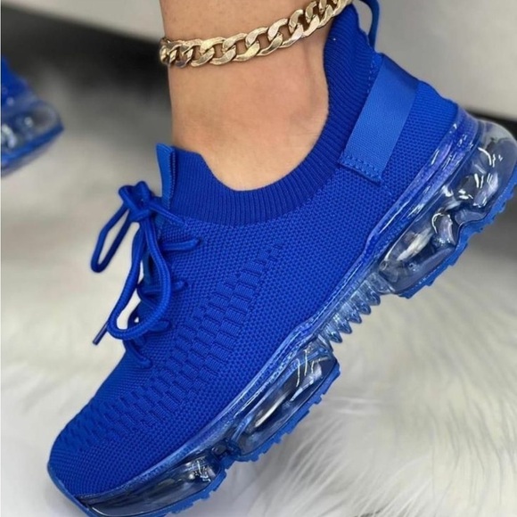 la sheelah Shoes - 🔵 NEW! La Sheelah Stylish Blue Women's Shoes Fashion Sneakers Size 7